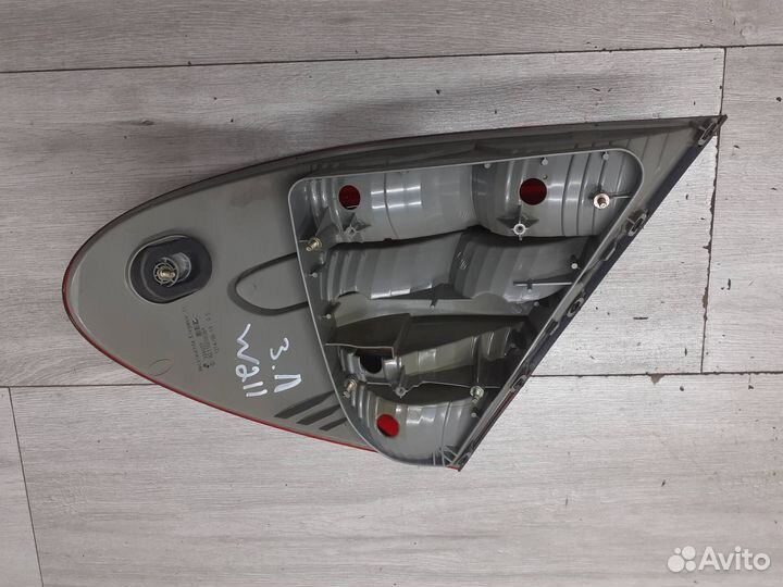 Фонарь задний левый Mercedes W211 E седан