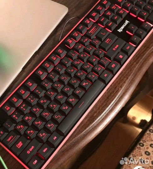 Набор клавиатура мышь и коврик