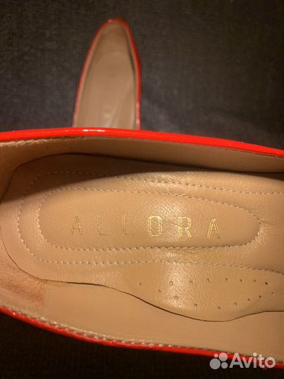 Туфли женские 37-38 р allora красные (лак)
