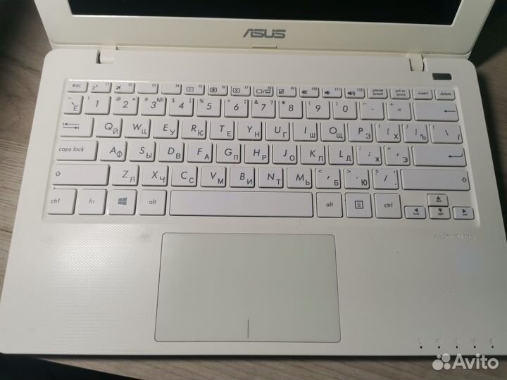 Asus Netbook белый нетбук для путешествий