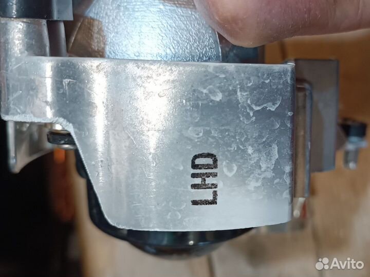 Часть фары Pajero Sport 2