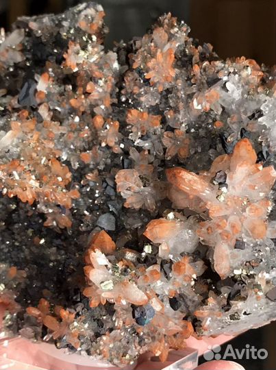 Кварц, халткопирит, пирит, кальцит