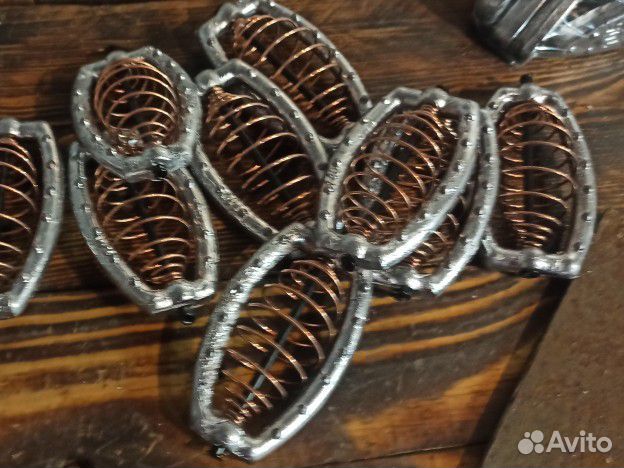 Кормушка скользящая(пружина )