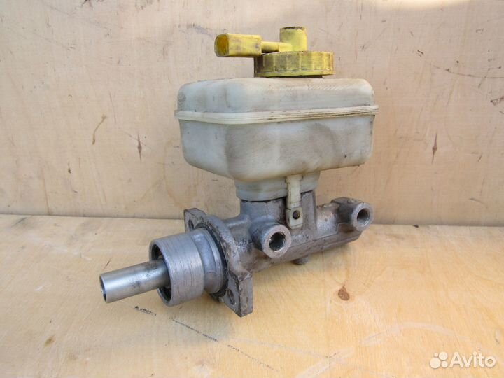 Главный тормозной цилиндр Audi VW Skoda