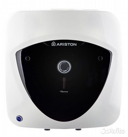 Водонагреватель Аристон ABS 10 OR над раковиной