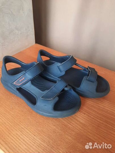 Сандалии Crocs