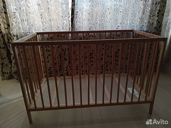 Детская кроватка