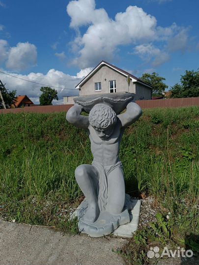 Статуэтка атлант