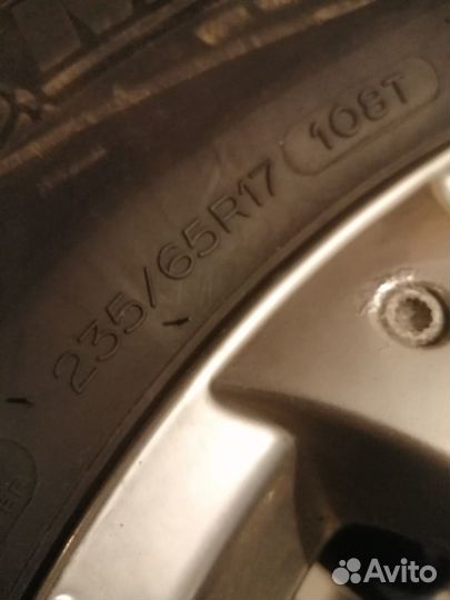 Зимние шипованные шины в сборе