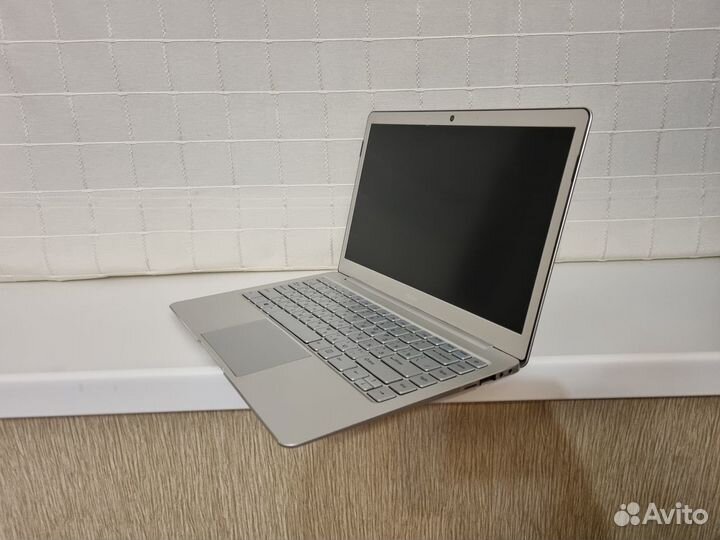 Ноутбук Haier 13.3