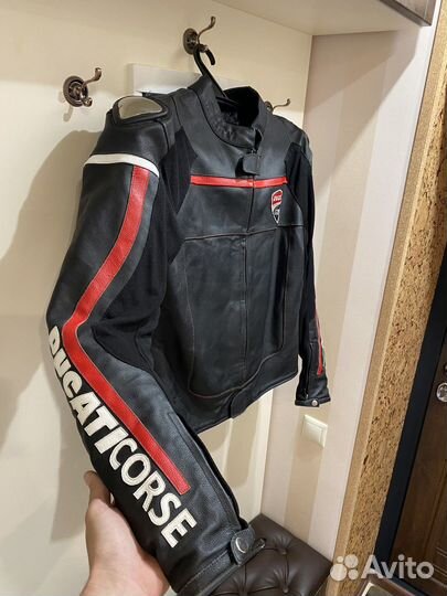 Мотокуртка кожаная мужская ducati