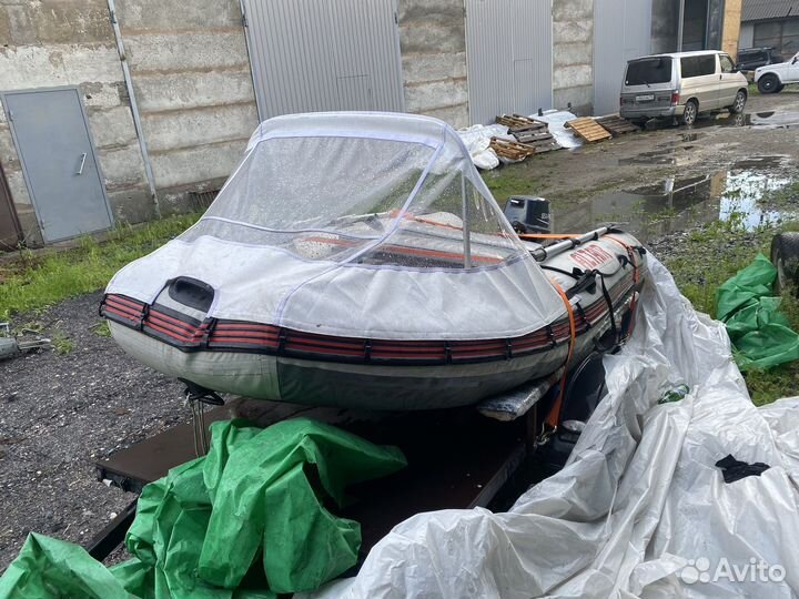 Продам лодку с мотором