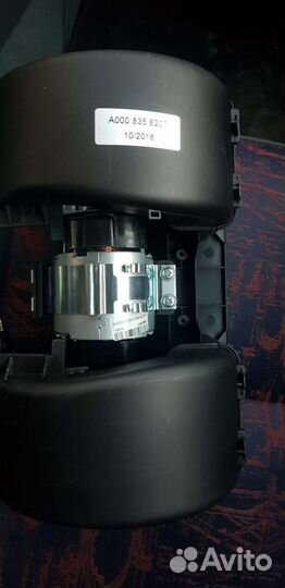 Моторчик отопителя на Mersedes Sprinter