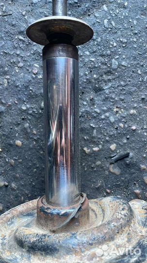 Передний амортизатор бмв 7 е38