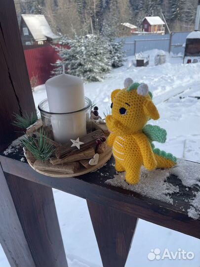 Вязаные игрушки ручной работы. Дракон символ 2024