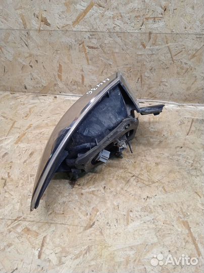 Фонарь задний наружный правый Mazda 3