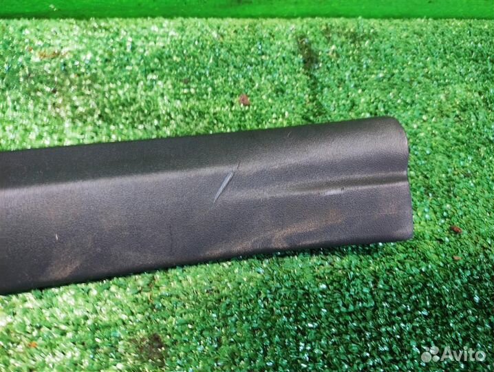 Накладка порога переднего левого внутри Toyota Au