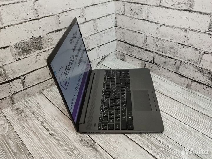 Ноутбук HP 3050U/DDR4-4Gb/SSD-256Gb/15.6