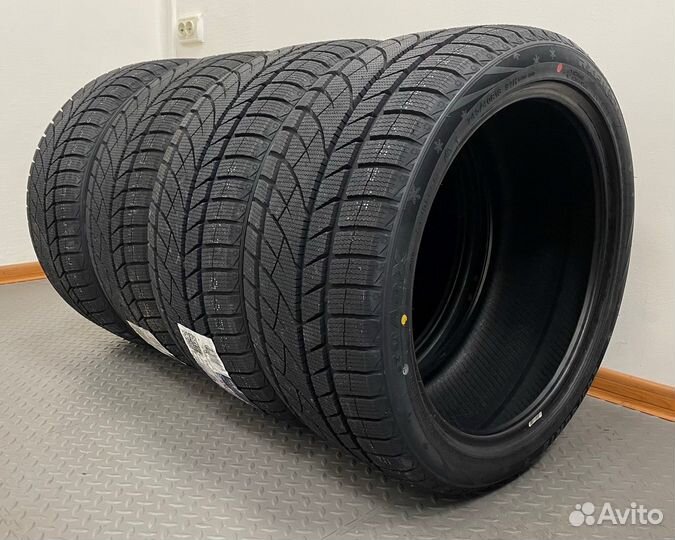 RoadX RX Frost WU01 295/35 R21 107V