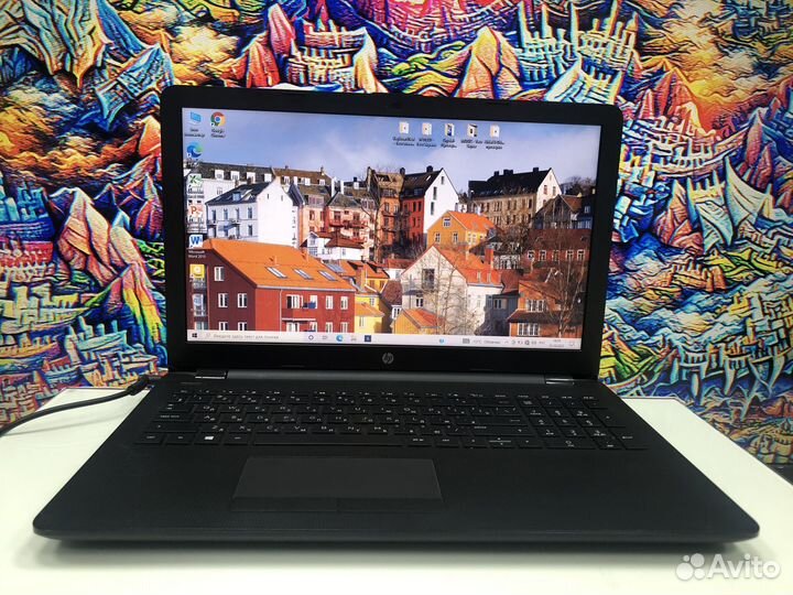 Офисный ноутбук HP 15.6
