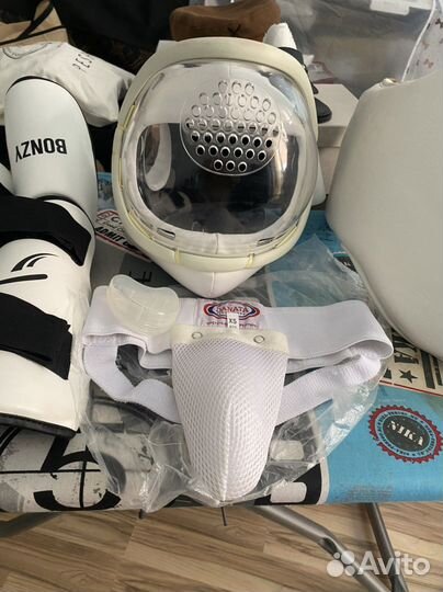 Спортивная экипировка для единоборств Листайте