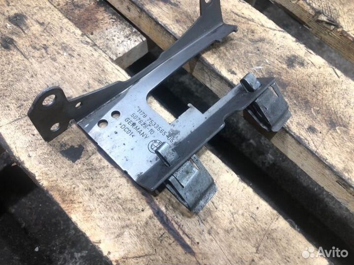 Кронштейн кислородного датчика Bmw 6 E63 N62B48