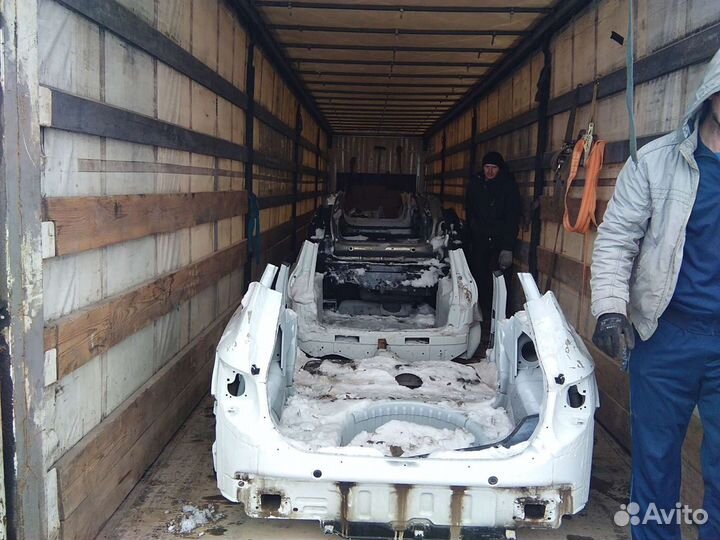 Продам заднюю часть кузова Веста