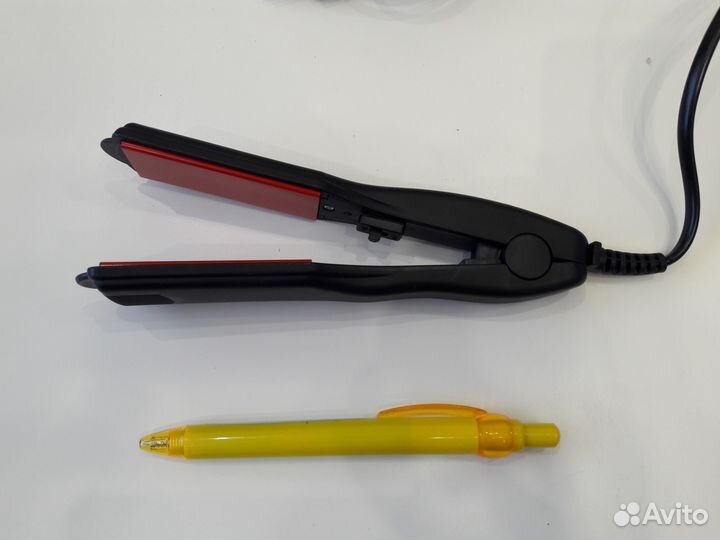 Выпрямитель (Утюжок для волос)