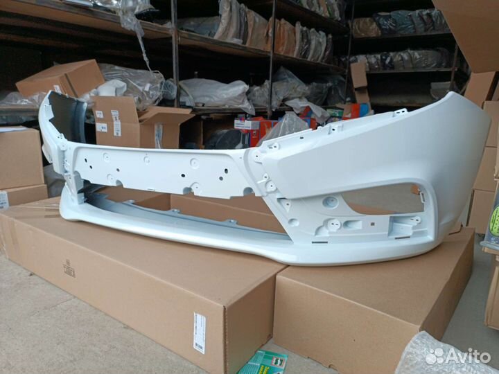 Бампер передний Лада Веста белый (ледниковый)