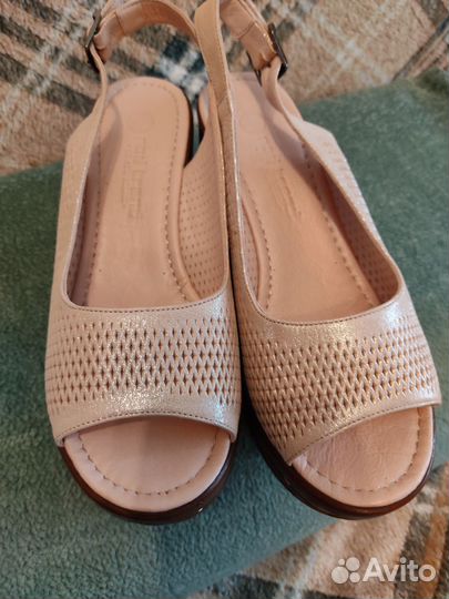 Босоножки женские натуральная кожа новые