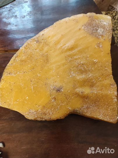 Воск пчелиный продам и парафин для свечей на