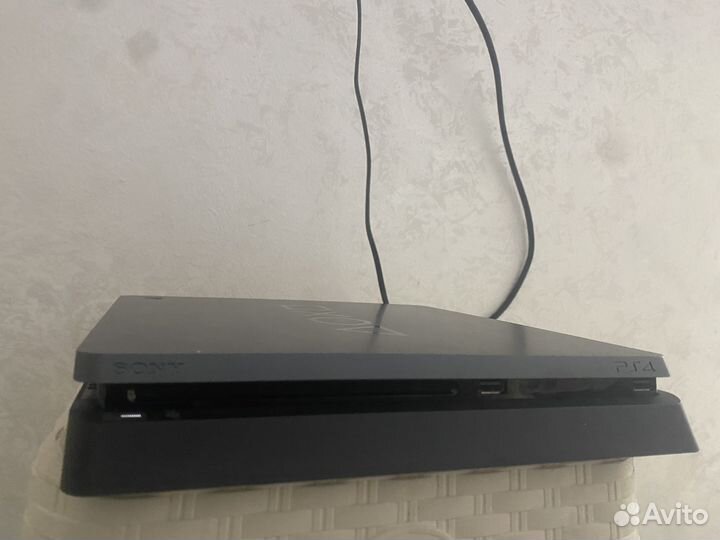 Sony playstation 4 slim