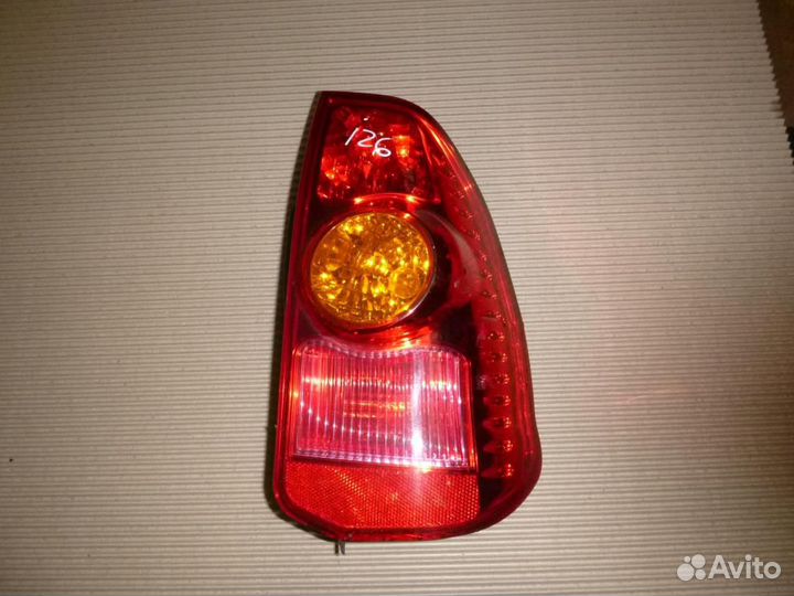 Фонарь задний правый Мицубиси Спейс Стар MR990992