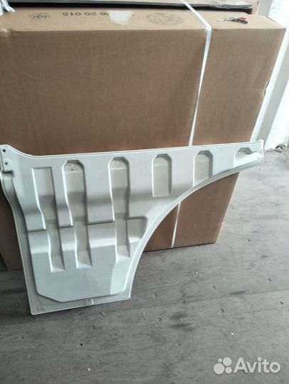 Нижняя панель правой двери 811W626106006