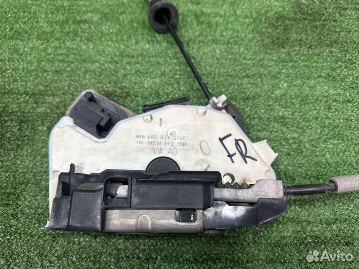 Замок двери передний правый Volkswagen Polo 1.6