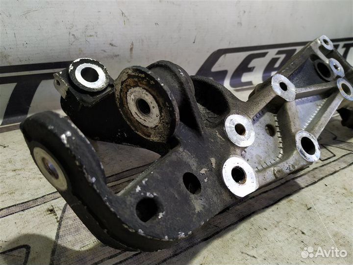 Крепление рычага подвески переднее левое Audi A3