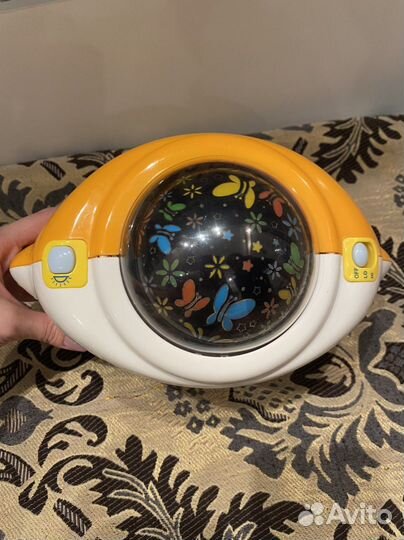 Музыкальный мобиль на кроватку