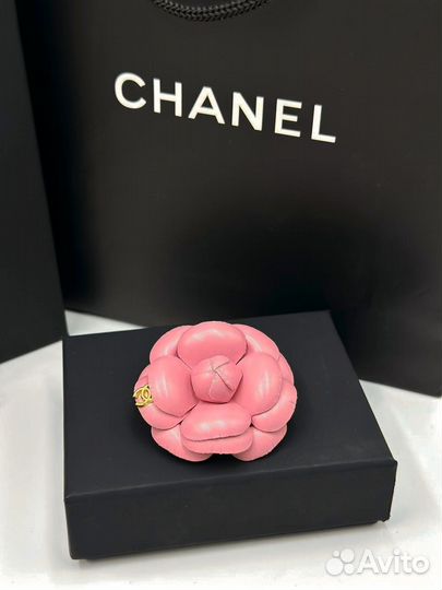 Брошь камелия chanel