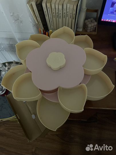 Раздвижная менажница для сладостей и сухофруктов