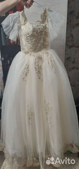 Свадебное платье новое 42