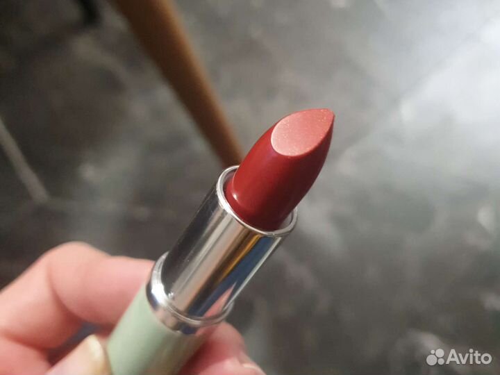 Clinique красная помада новая