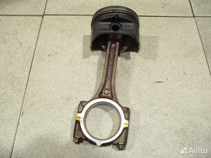 Поршень с шатуном Hyundai Getz 2002-2011