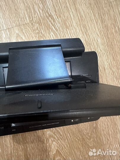 Портативный DVD-проигрыватель Panasonic DVD-LS86