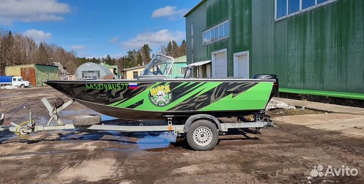 Катер Tracker pro guide V16