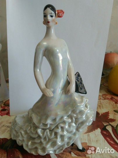 Статуэтка Кармен