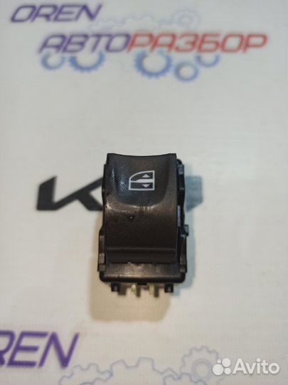 Кнопка стеклоподъемника задняя правая Renault