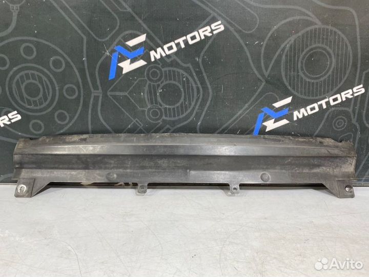 Дефлектор радиатора Audi Q7 4L BHK 2008