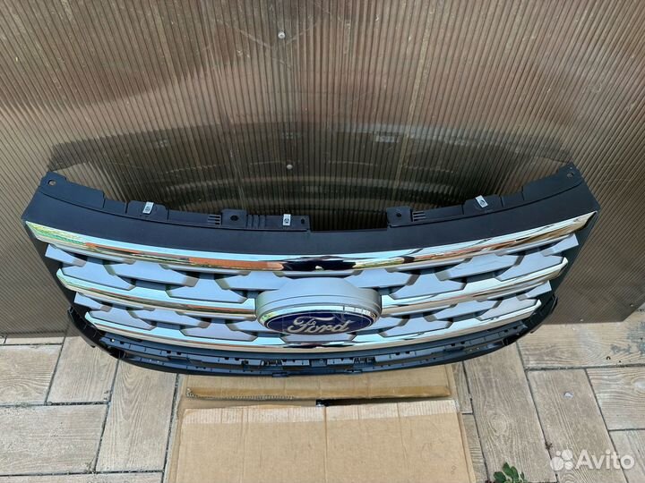 Решетка радиатора ориг ford explorer 5 рест 2015+