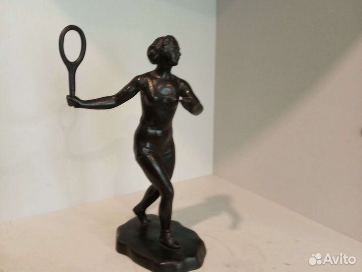 Кастинское литьё Теннисистка