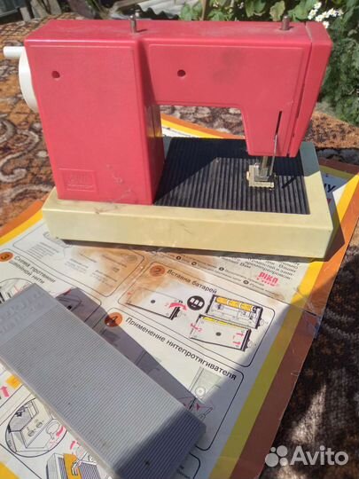 Детская швейная машинка Michaela